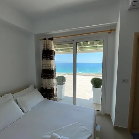 Ξενοδοχείο με διαμερίσματα Emily Boutique 3*