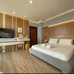 Emily Boutique Aparthotel 3*