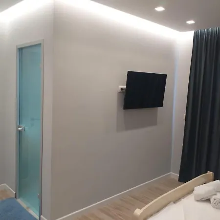 Emily Boutique Aparthotel Borsh