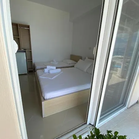 Emily Boutique 3* Borsh