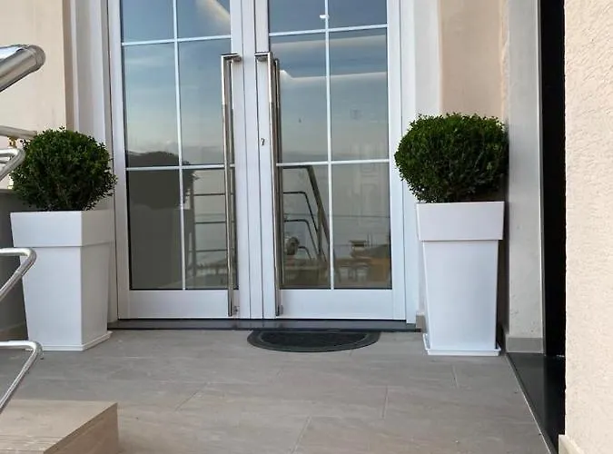 Emily Boutique 3* 博尔什